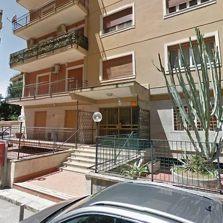 La Favorita - Ben collegato con l'aeroporto, la spiaggia di Mondello e il centro città-2